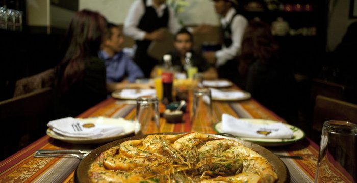 CUENCA, ECUADOR, 31/10/2012; Restarurante El Tiesto, es uno de los situios donde mejor se come en el pais. En la foto lunos langostisnos al tiesto, es uno de los platos más requeridos de la carta.( Foto; Edu León/ MITUR)