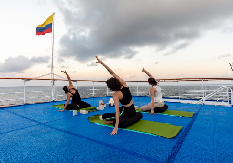 Legend Galapagos cruise - Yoga (earthdeck)