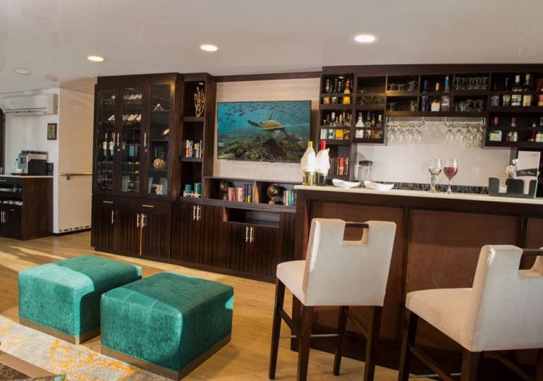 Alya Yacht - Galapagos Luxury Cruise - Bar