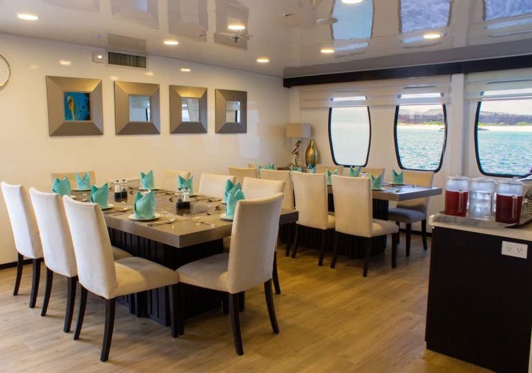 Alya Yacht - Galapagos Luxury Cruise - Dining Room