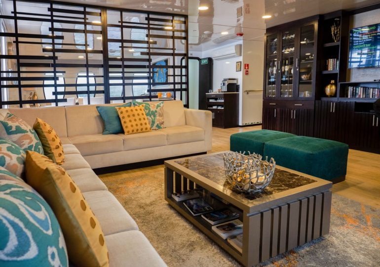 Alya Yacht - Galapagos Luxury Cruise - Guest Lounge