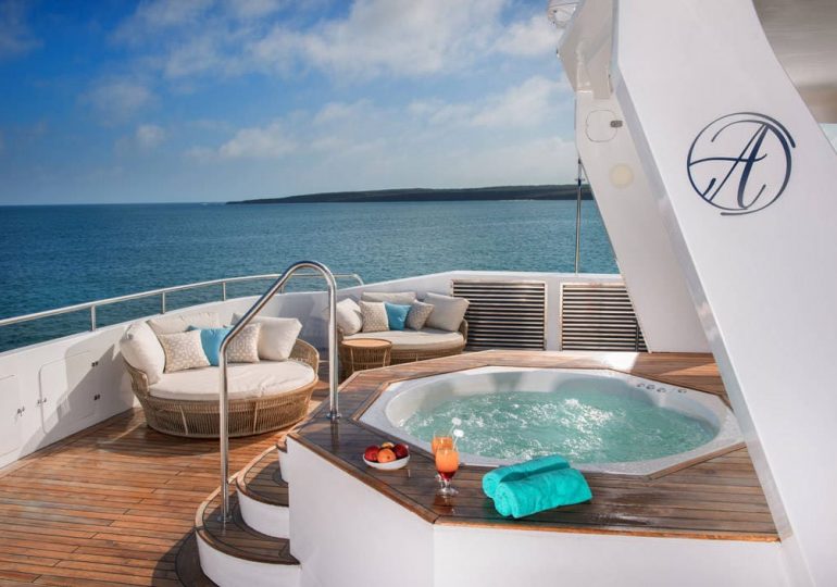 Alya Yacht - Galapagos Luxury Cruise - Jacuzzi