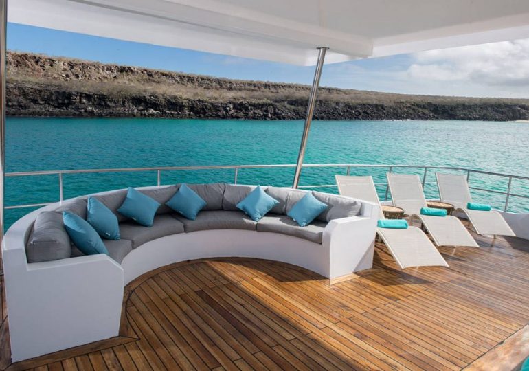 Alya Yacht - Galapagos Luxury Cruise - Sundeck lounge