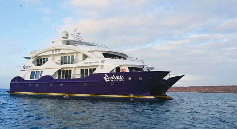 Galapagos Endemic Cruise 3
