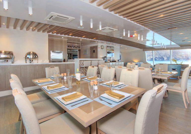 Galapagos Endemic Cruise - Dining Room 2