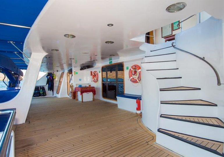 First Class Galapagos Cruise - Ocean Spray Catamaran - Porch 2