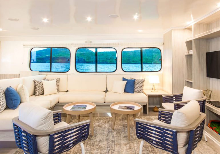 Solaris Yacht Galapagos -Lounge-1