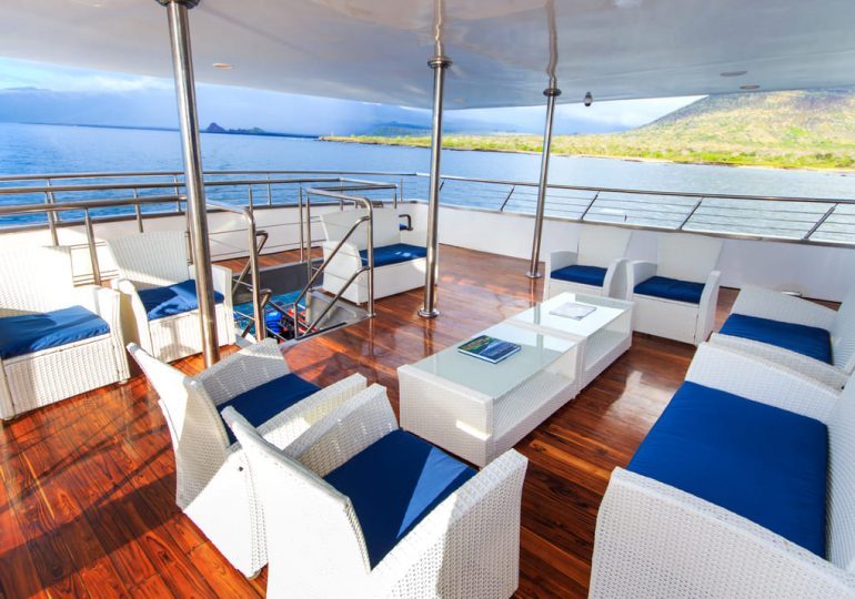 Solaris Yacht Galapagos -shaded resting area-3