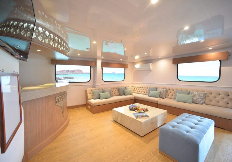 Galapagos Seaman Journey Guest Lounge