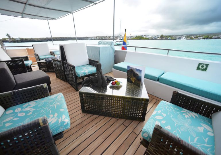 Galapagos Seaman Journey Outdoor Lounge