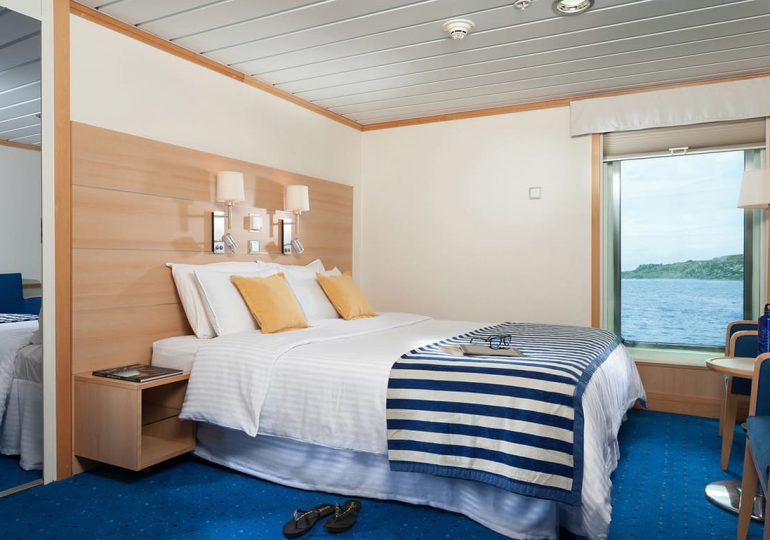 La Pinta Galápagos Cruise - Luxury Double Cabin